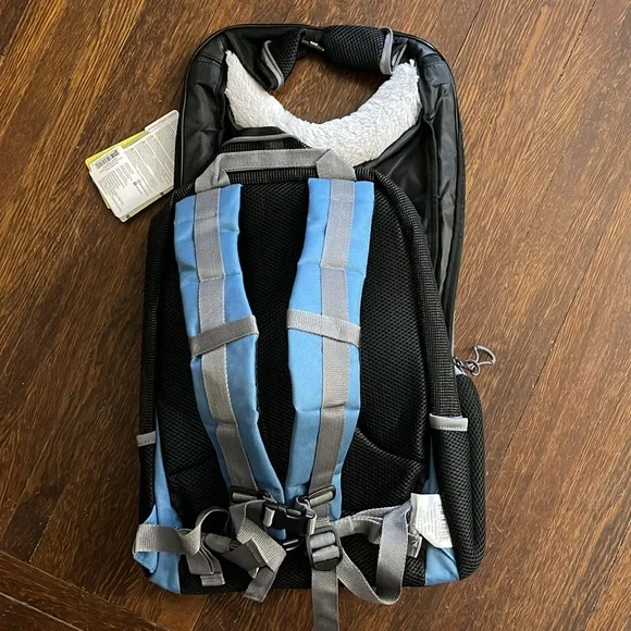 NWT Sherpa Elevation Pet Backpack Carrier *ALL PROCEEDS GO TO ANIMAL RESCUE* - Picture 2 of 16